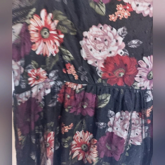 Torrid short sleeve blouse sheer sleeves lace and floral top size 1 - Picture 7 of 9
